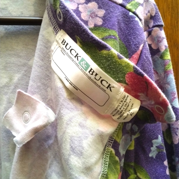 Buck & Buck Printed Wrap Back Top Size XL - Picture 4 of 4